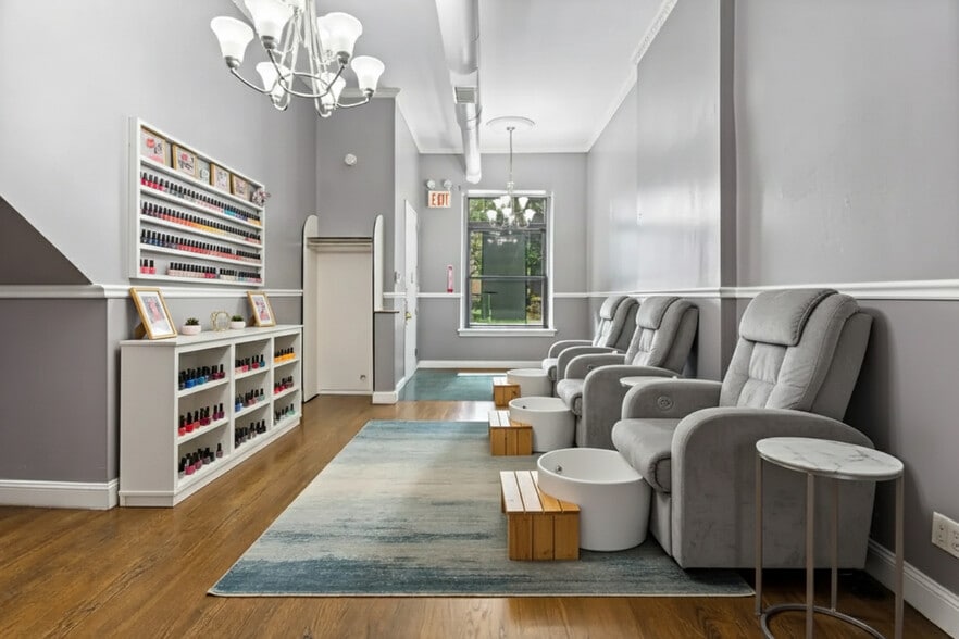 133 E 39th St, New York, NY for lease - Building Photo - Image 1 of 17