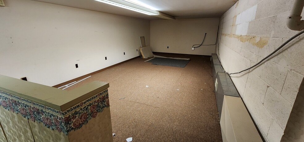 424 Wentz St, Tiffin, OH for lease - Interior Photo - Image 2 of 23