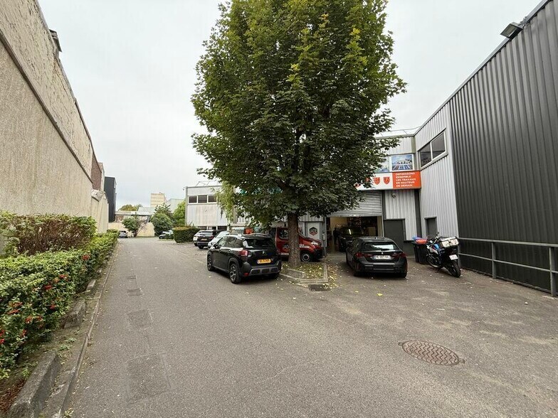 Flex in Aubervilliers for lease - Building Photo - Image 1 of 7