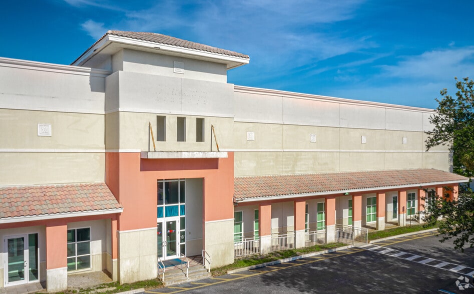 791 Park of Commerce Blvd, Boca Raton, FL for lease - Building Photo - Image 3 of 12