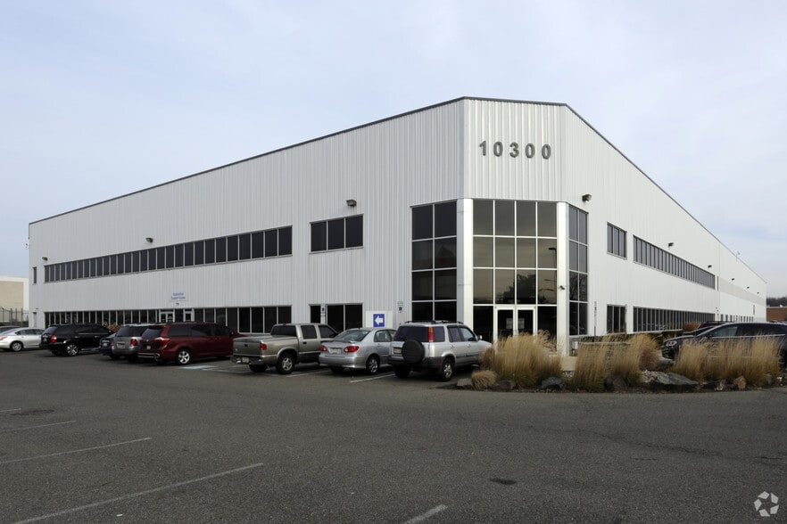 10300 Drummond Rd, Philadelphia, PA for lease - Building Photo - Image 2 of 3