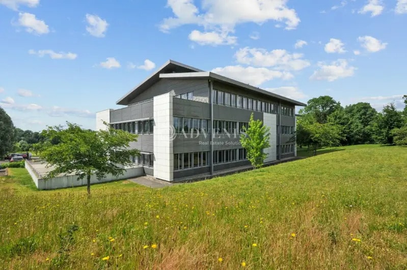 Office in Roissy-en-France for lease Building Photo- Image 1 of 8