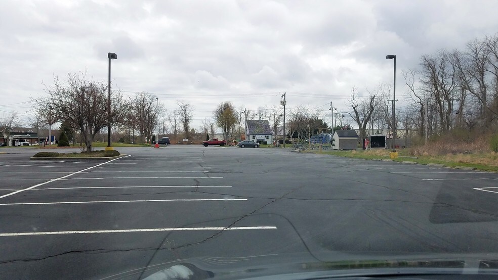 8 Canal Rd, Orleans, MA à vendre - Photo du bâtiment - Image 3 de 6