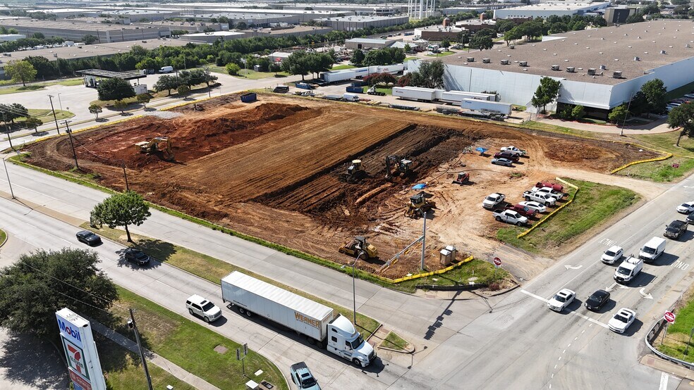 2322 N State Highway 360, Grand Prairie, TX à vendre - Photo du bâtiment - Image 2 de 4