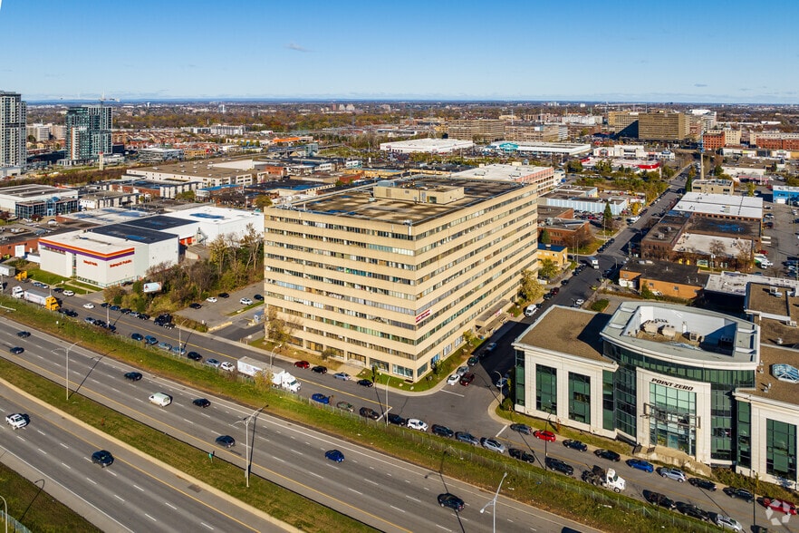 1625 Rue Chabanel O, Montréal, QC à louer - Aérien - Image 2 de 6