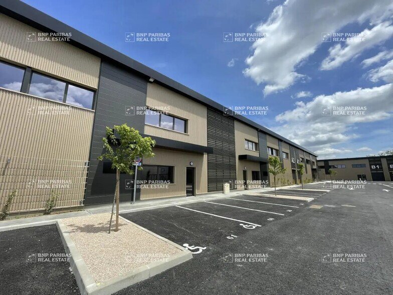 Bureau dans Launaguet à louer - Photo du bâtiment - Image 3 de 17