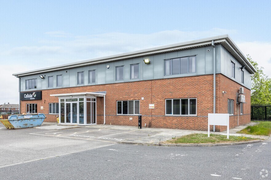 Ferryboat Ln, Sunderland à louer - Photo principale - Image 1 de 2
