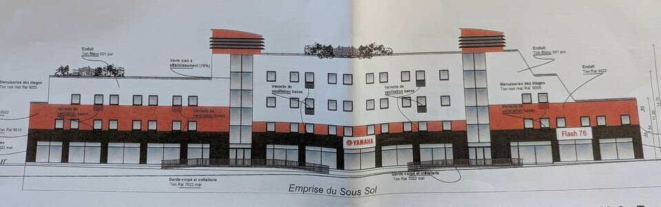 Office in Le Petit-Quevilly for lease - Building Photo - Image 2 of 4