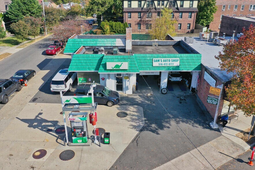 540 Plandome Rd, Manhasset, NY à louer - Photo du bâtiment - Image 1 de 19