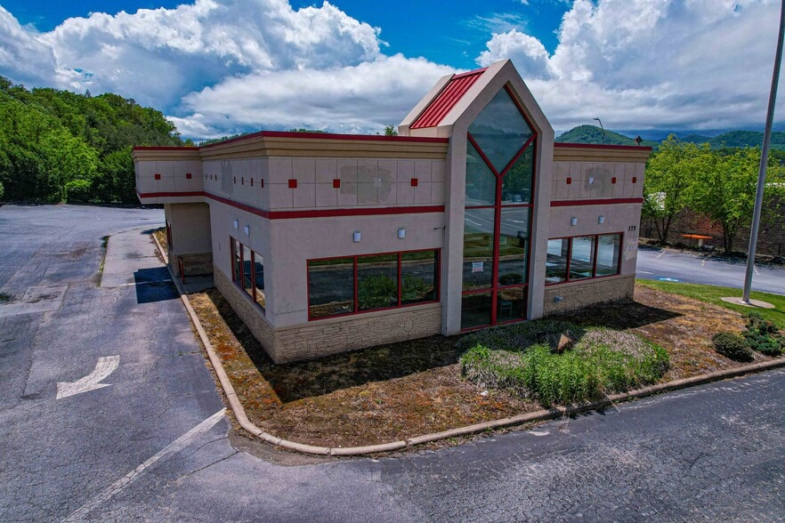 375 Long Shoals Rd, Arden, NC for sale - Building Photo - Image 2 of 12