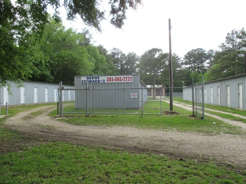 722 Plum Grove Rd, Cleveland, TX for lease - Primary Photo - Image 1 of 9