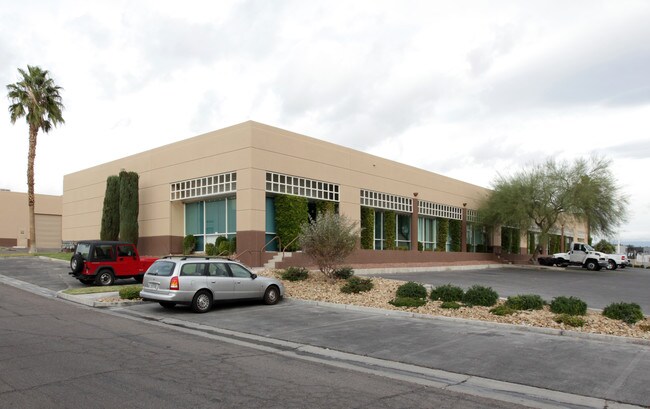 Plus de détails pour 3105-3137 W Tompkins Ave, Las Vegas, NV - Local d'activités, Industriel à louer