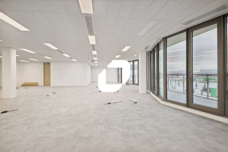 Office in Vénissieux for lease - Interior Photo - Image 2 of 14