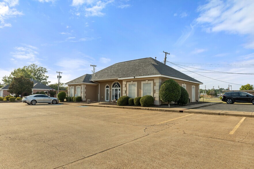 304 S Rhodes St, West Memphis, AR à vendre - Photo du bâtiment - Image 2 de 3