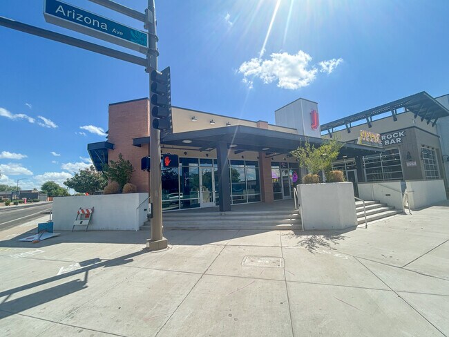 More details for 301 S Arizona Ave, Chandler, AZ - Retail for Sale