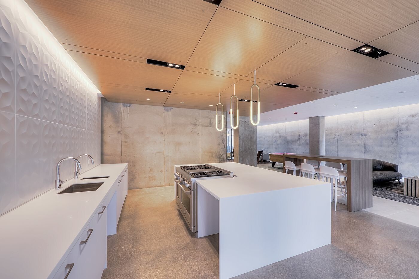 165 N Desplaines St, Chicago, IL for sale Building Photo- Image 1 of 1