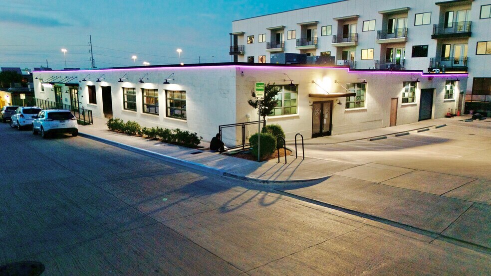 401 Bryan Ave, Fort Worth, TX à louer - Photo du bâtiment - Image 3 de 9