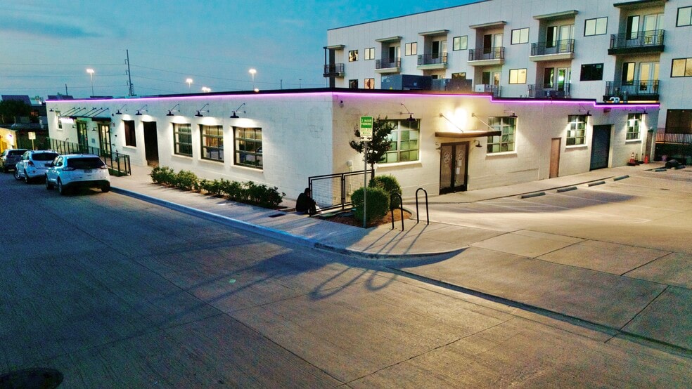 401 Bryan Ave, Fort Worth, TX à louer - Photo du bâtiment - Image 3 de 9