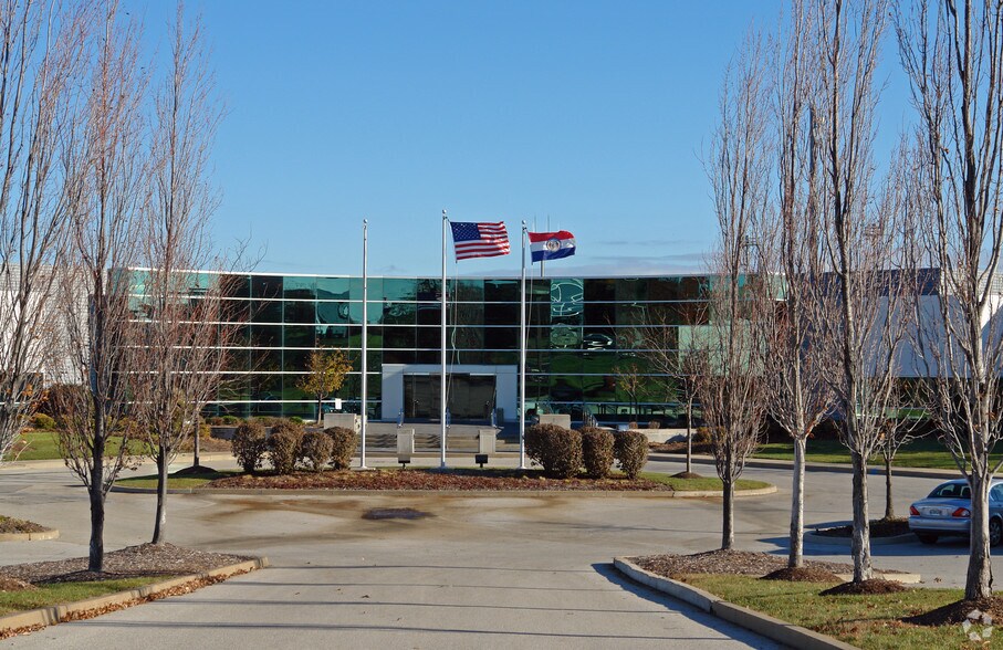 17 Research Park Dr, Weldon Spring, MO à louer - Photo du bâtiment - Image 2 de 7