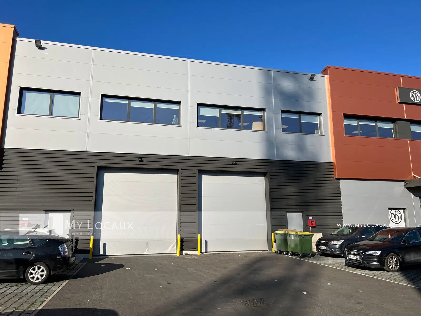 Flex in Romainville for lease Building Photo- Image 1 of 9