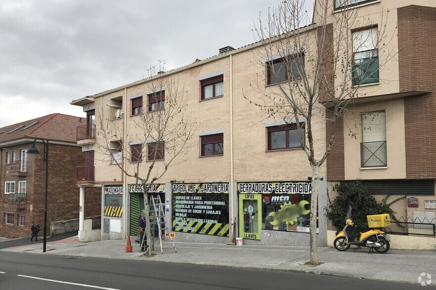 Calle Escuelas, 14, Galapagar, Madrid à vendre - Photo du bâtiment - Image 2 de 2