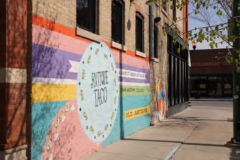 1360 N Milwaukee Ave, Chicago, IL à louer - Photo du bâtiment - Image 2 de 5