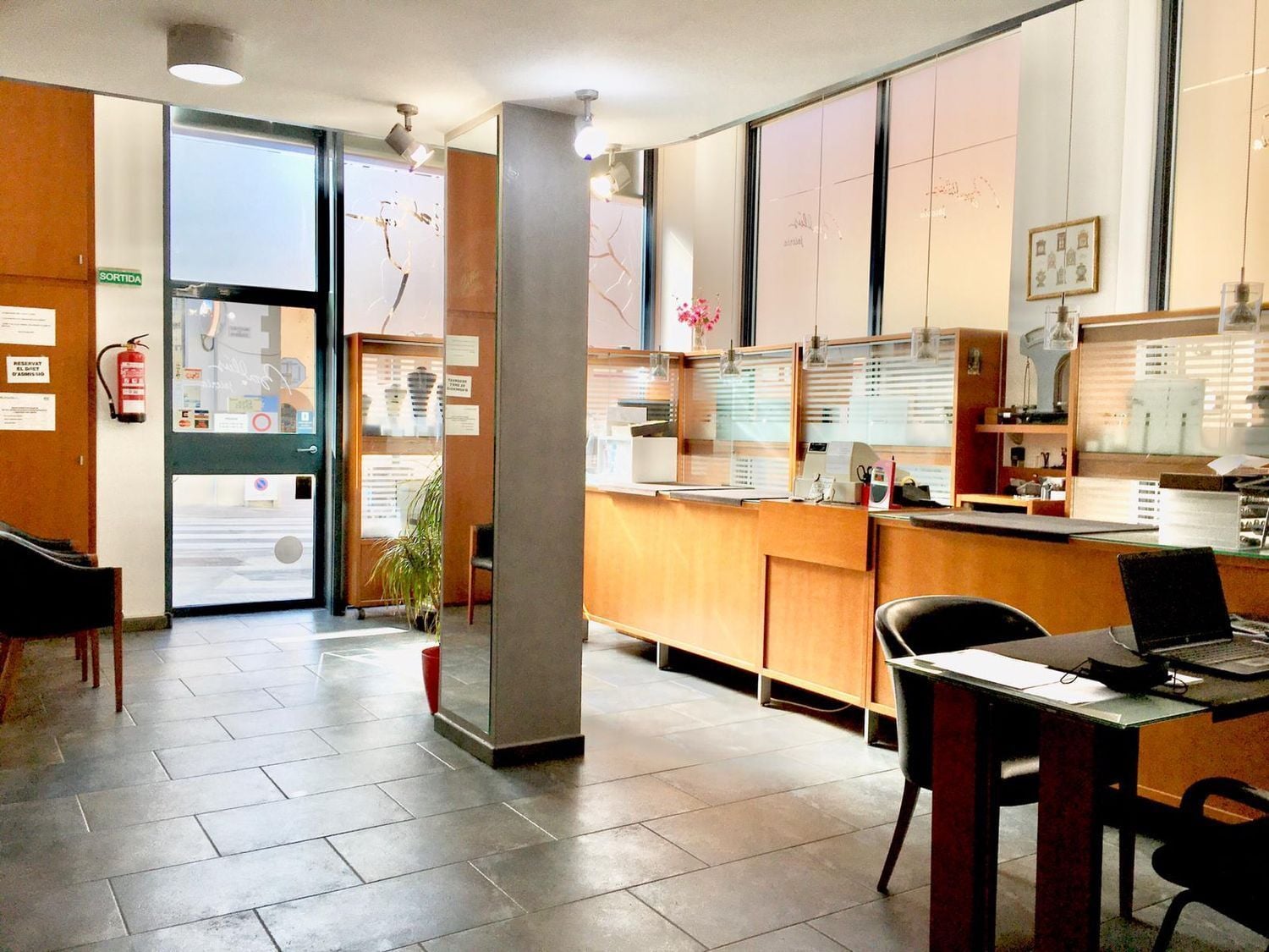 Retail in Granollers, Barcelona for lease Interior Photo- Image 1 of 12