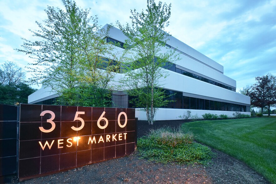 3560 W Market St, Akron, OH à louer - Photo du bâtiment - Image 2 de 4