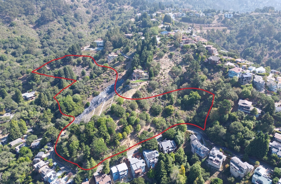 Dartmouth Dr, Oakland, CA à vendre - Photo du bâtiment - Image 2 de 4