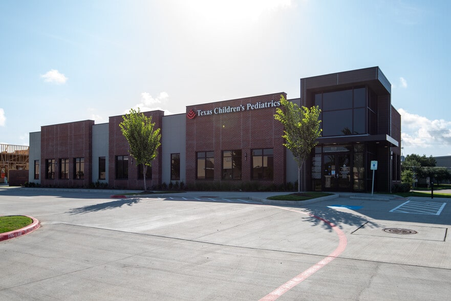 2803 Imperia Dr, Sugar Land, TX for sale - Building Photo - Image 2 of 4