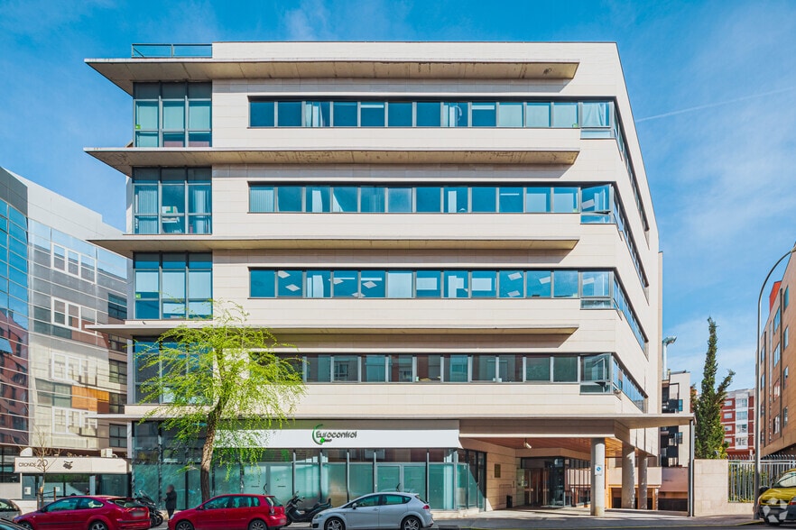 Calle Cronos, 20, Madrid, Madrid for lease - Building Photo - Image 2 of 3