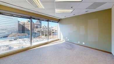 330 E Kilbourn Ave, Milwaukee, WI for lease Interior Photo- Image 2 of 8