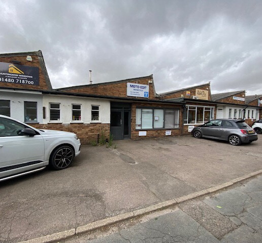 2 Clifton Rd, Huntingdon à louer - Photo du bâtiment - Image 2 de 3