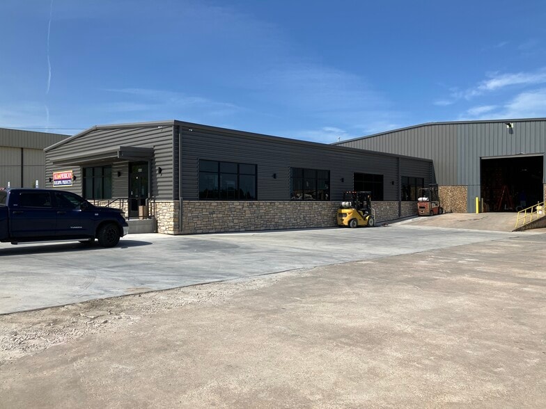 5656 S 122nd East Ave, Tulsa, OK for lease - Building Photo - Image 1 of 4