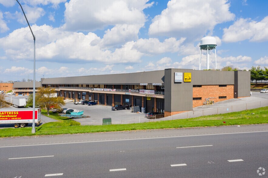 7311 Grove Rd, Frederick, MD à louer - Photo du bâtiment - Image 2 de 3