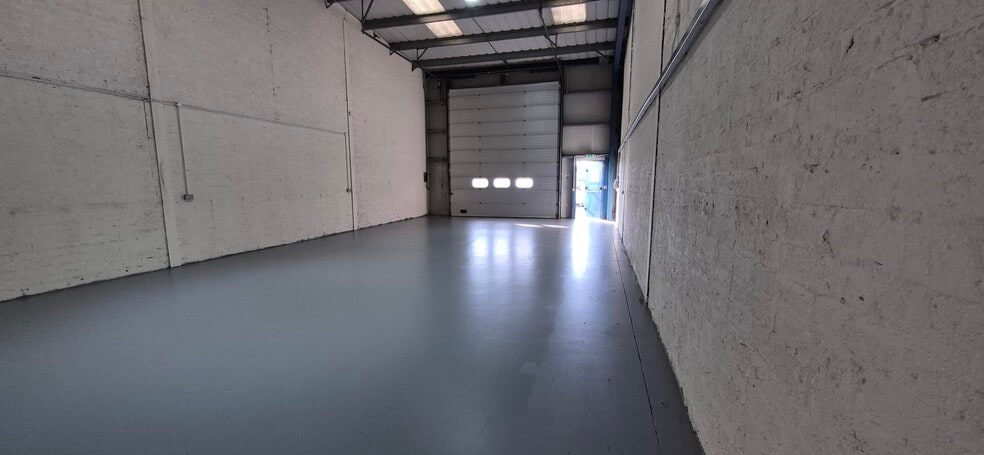 Merchant Pl, Kirkcaldy for lease - Building Photo - Image 3 of 5