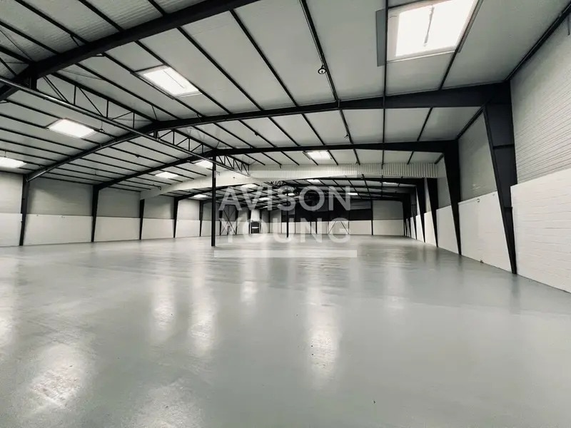 Industrial in Le Blanc-Mesnil for lease Building Photo- Image 1 of 14