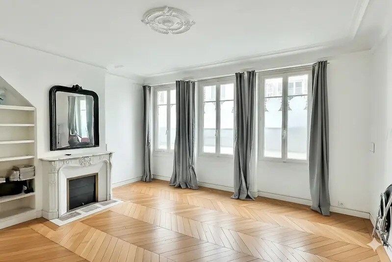 Office in Paris for lease - Interior Photo - Image 1 of 5