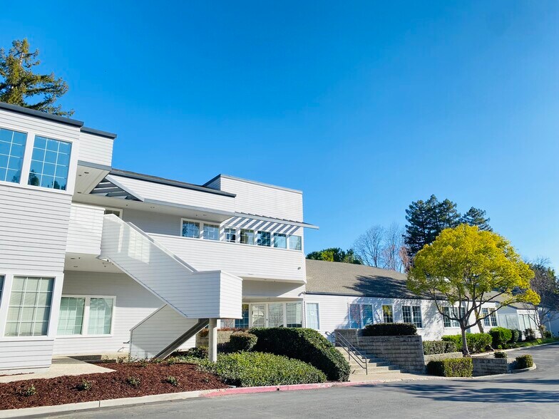 1291-1295 Oakmead Pky, Sunnyvale, CA à louer - Photo du bâtiment - Image 3 de 20