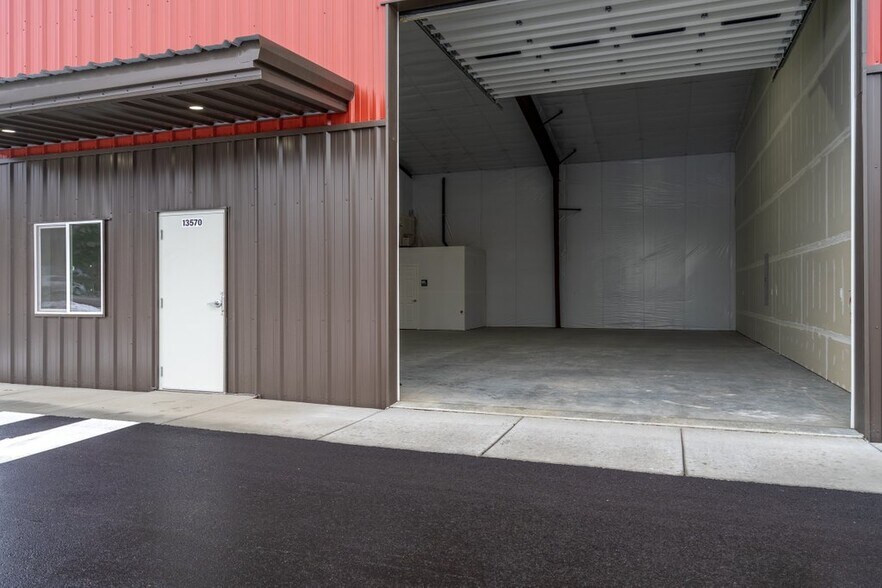 13570 W Highway 53, Rathdrum, ID à vendre - Photo du bâtiment - Image 3 de 11