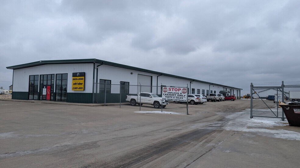 5608 Highway 75 S, Moorhead, MN à vendre - Photo principale - Image 1 de 6