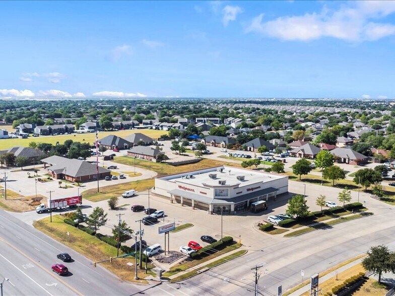 833 N Saginaw Blvd, Saginaw, TX à vendre - Photo du bâtiment - Image 2 de 9