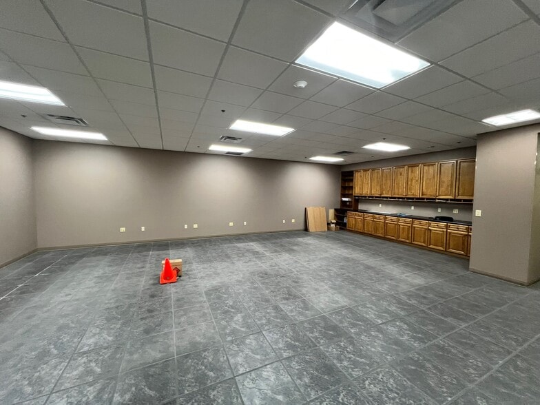 400 Moog Industrial Blvd, Smithville, TN for sale - Interior Photo - Image 3 of 34