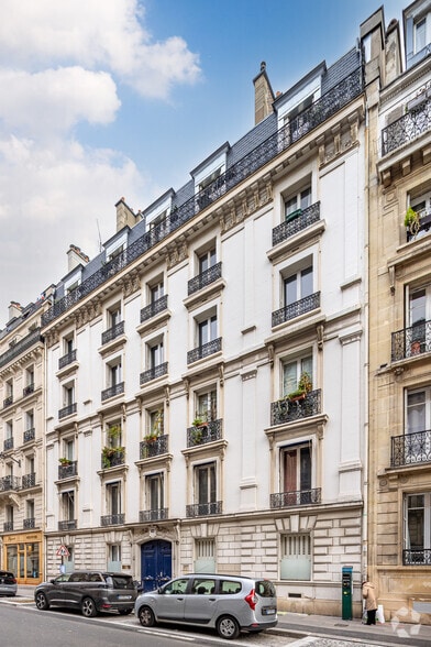 24 Rue De Turin, Paris for sale - Building Photo - Image 2 of 19
