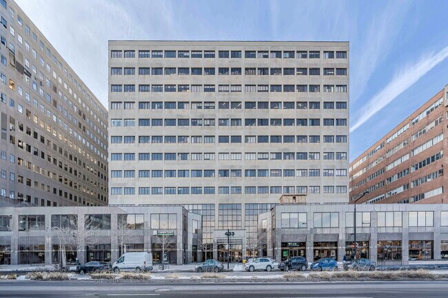 Plus de détails pour 433 Rue Chabanel O, Montréal, QC - Bureau à louer