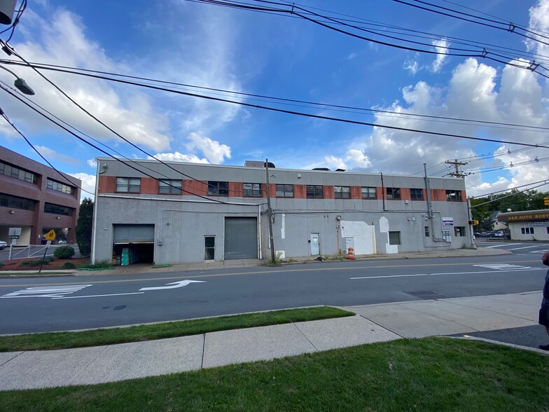 117 Fort Lee Rd, Leonia, NJ for lease - Building Photo - Image 2 of 7