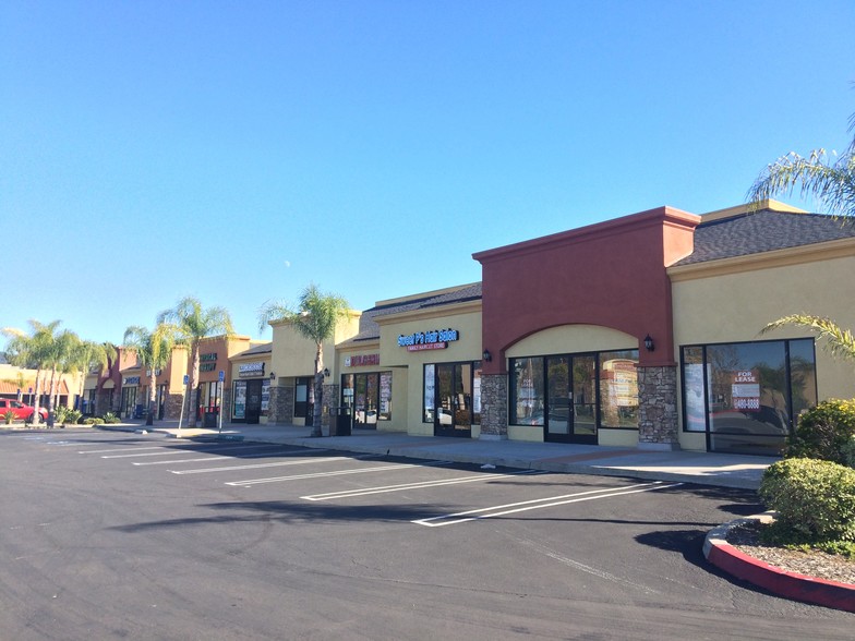 1815 E Valley Pky, Escondido, CA for lease - Building Photo - Image 1 of 5