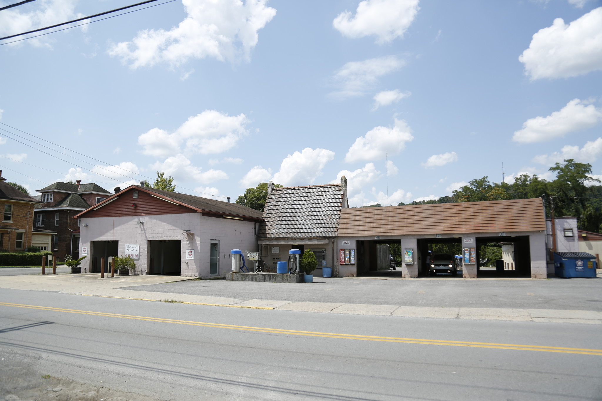 132 S High St, Morgantown, WV for sale Primary Photo- Image 1 of 13