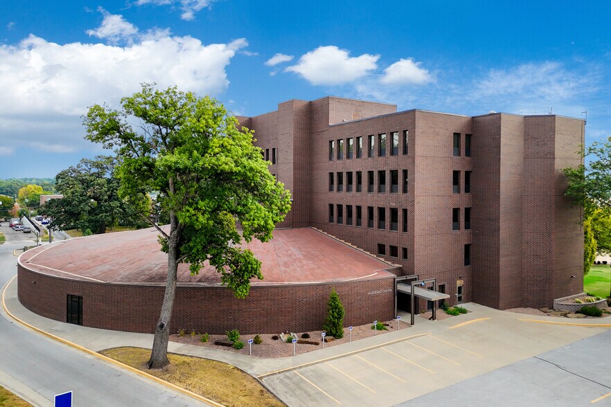 3440 Grand Ave, Des Moines, IA for lease - Building Photo - Image 1 of 10