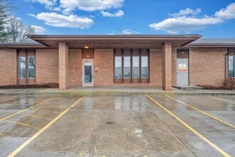 5461 Fallowater Ln, Roanoke, VA à louer Photo du bâtiment- Image 1 de 43